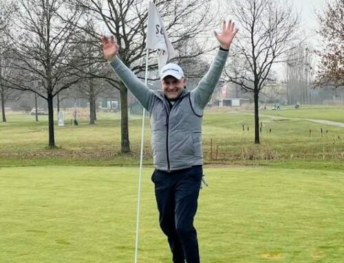 Thomas Rech spielt ein Hole-in-One